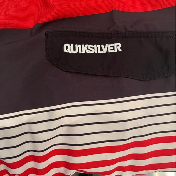 QuickSilver Board Shorts - Size 38 - Picture 4 of 6
